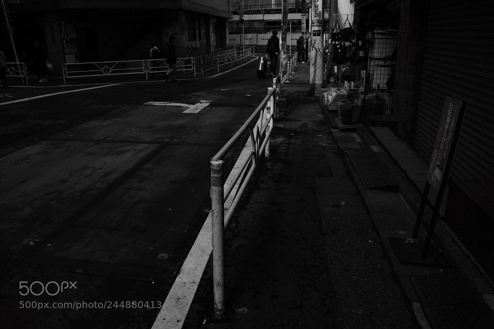 Nikon D500 sample photo. A hidden street photography