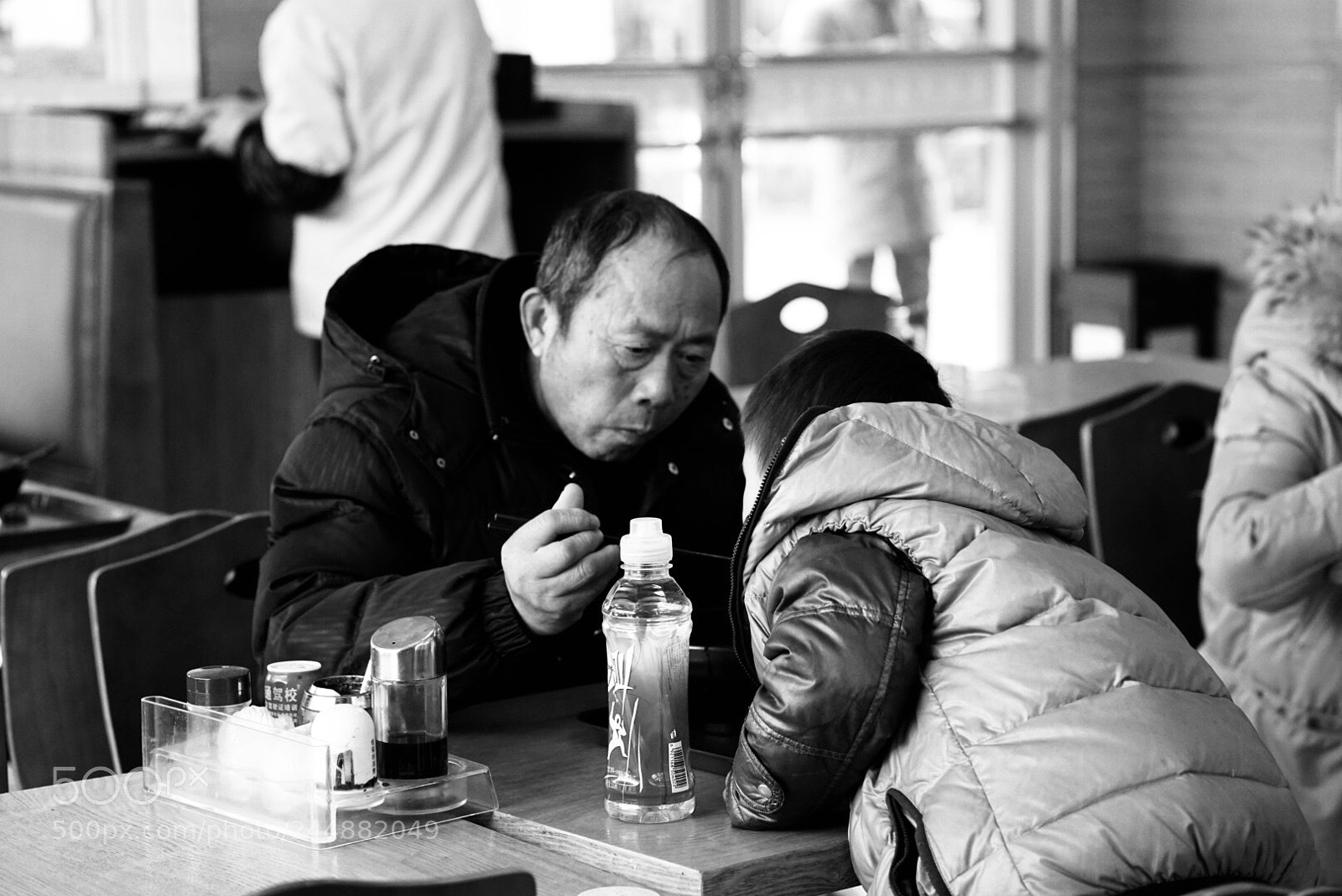 Sony a6300 sample photo. 喂养(feed) photography