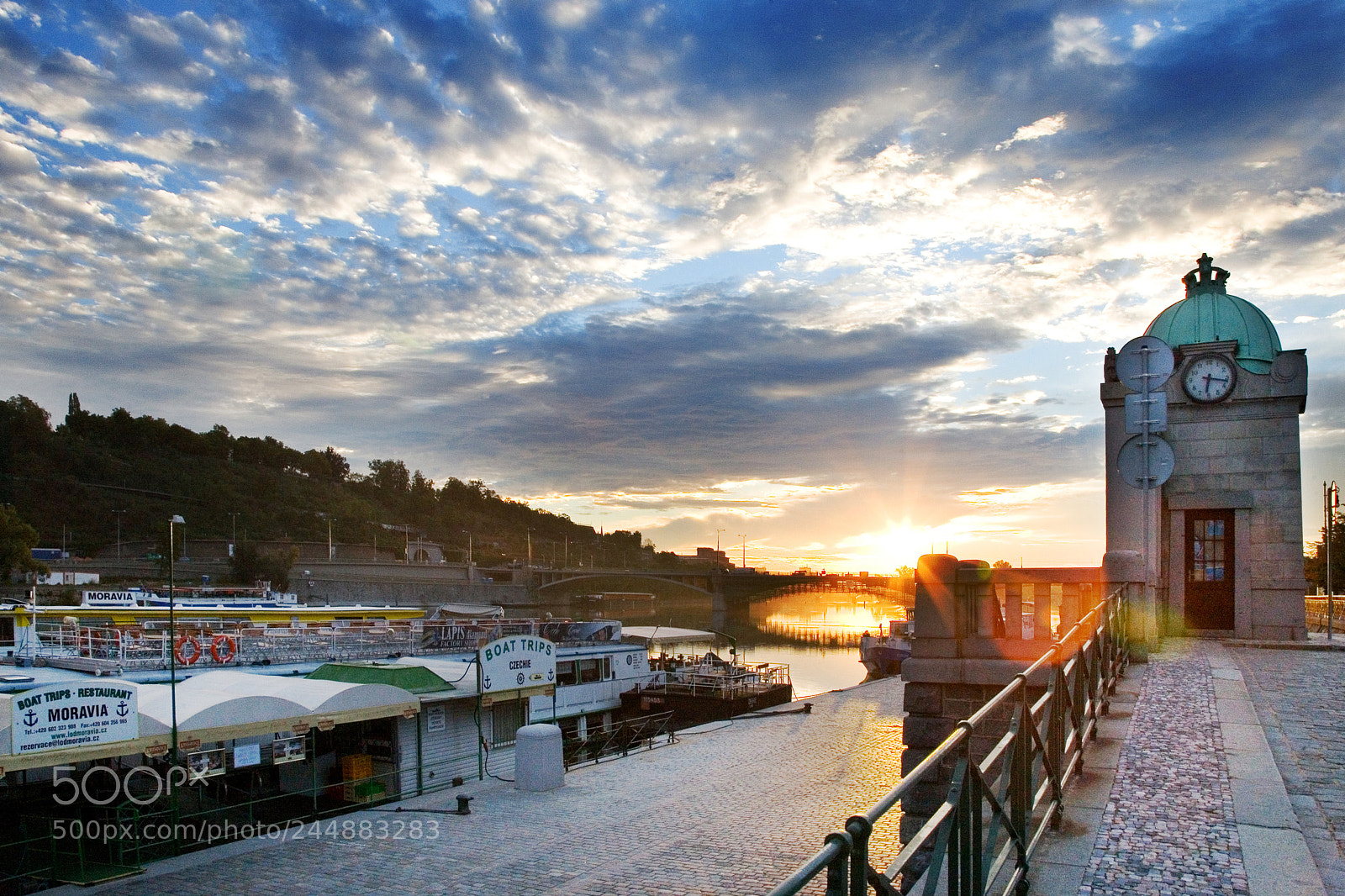 Canon EOS-1Ds Mark II sample photo. Moldau embankment, prague unesco photography