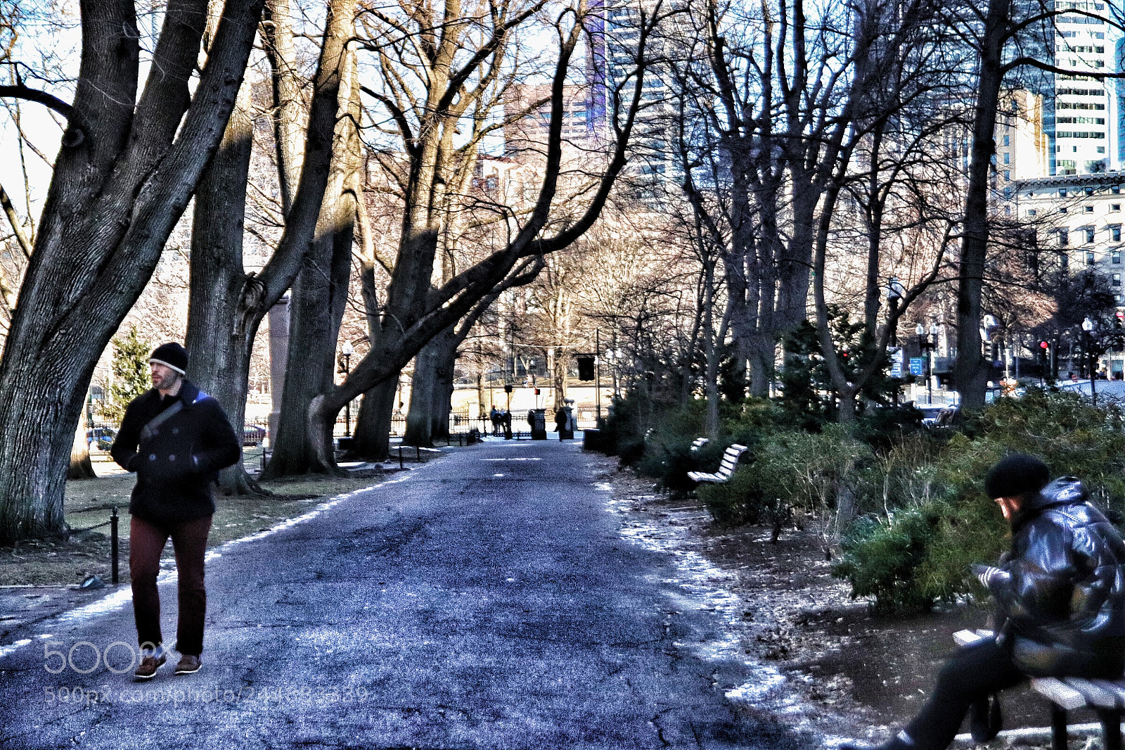 Canon EOS 200D (EOS Rebel SL2 / EOS Kiss X9) sample photo. Man taking a stroll photography