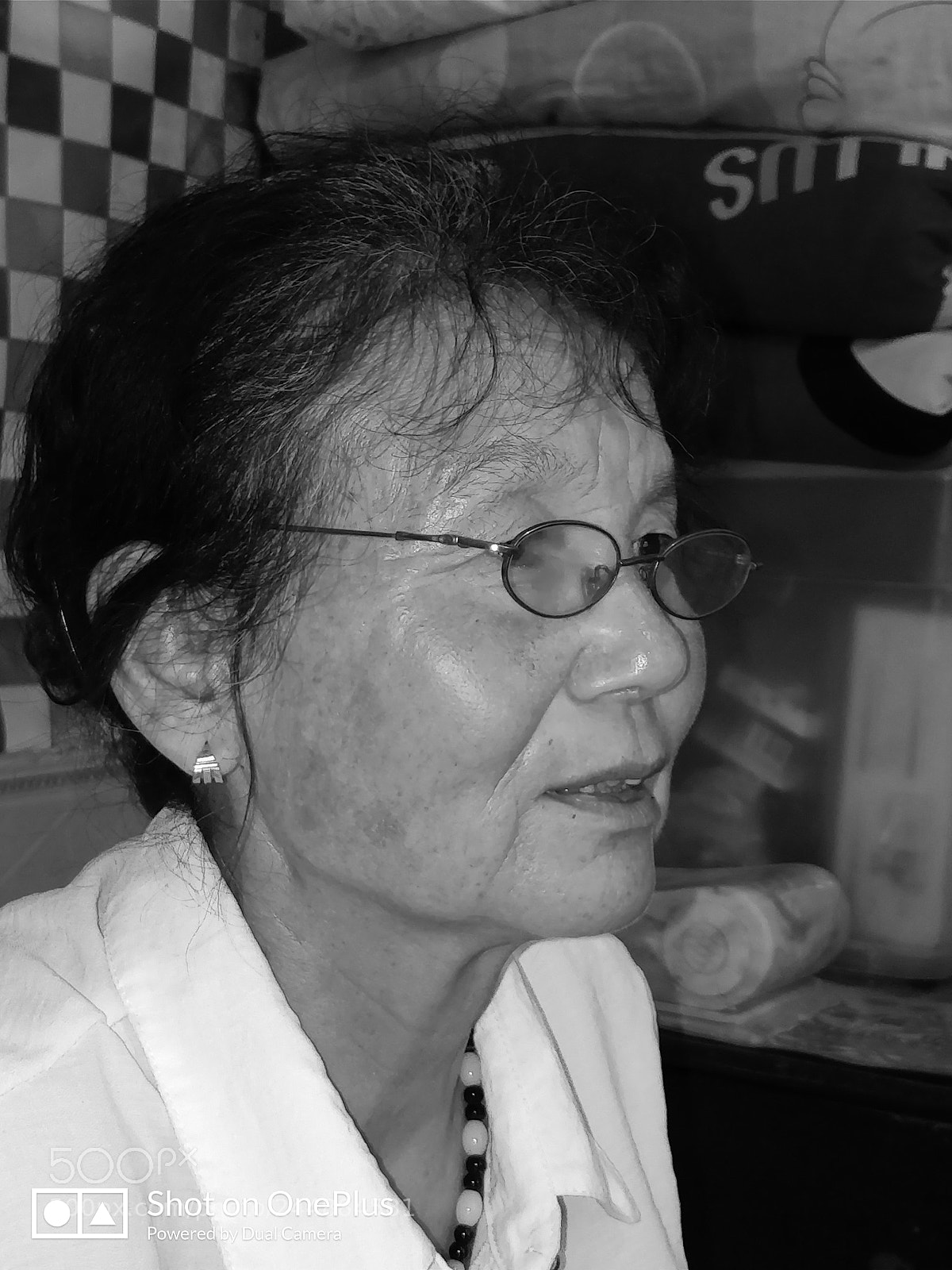 OnePlus 5 sample photo. Grandmother photography
