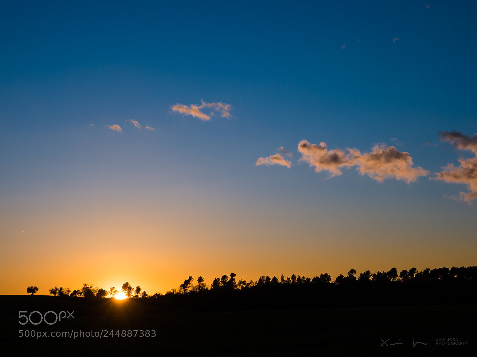 Olympus OM-D E-M1 Mark II sample photo. Bicolour sunset.. photography