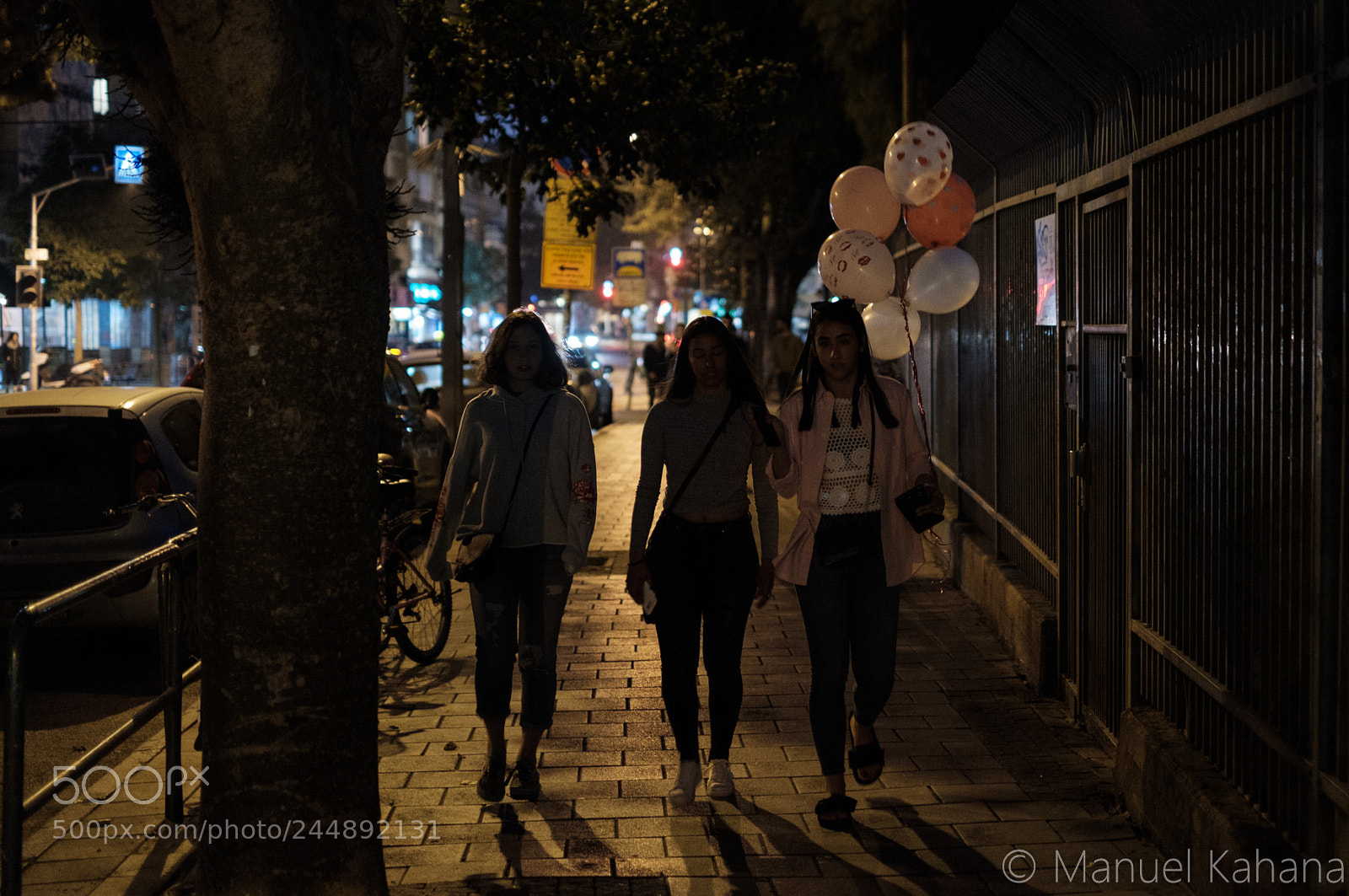Fujifilm X-T2 sample photo. The balloon posse photography