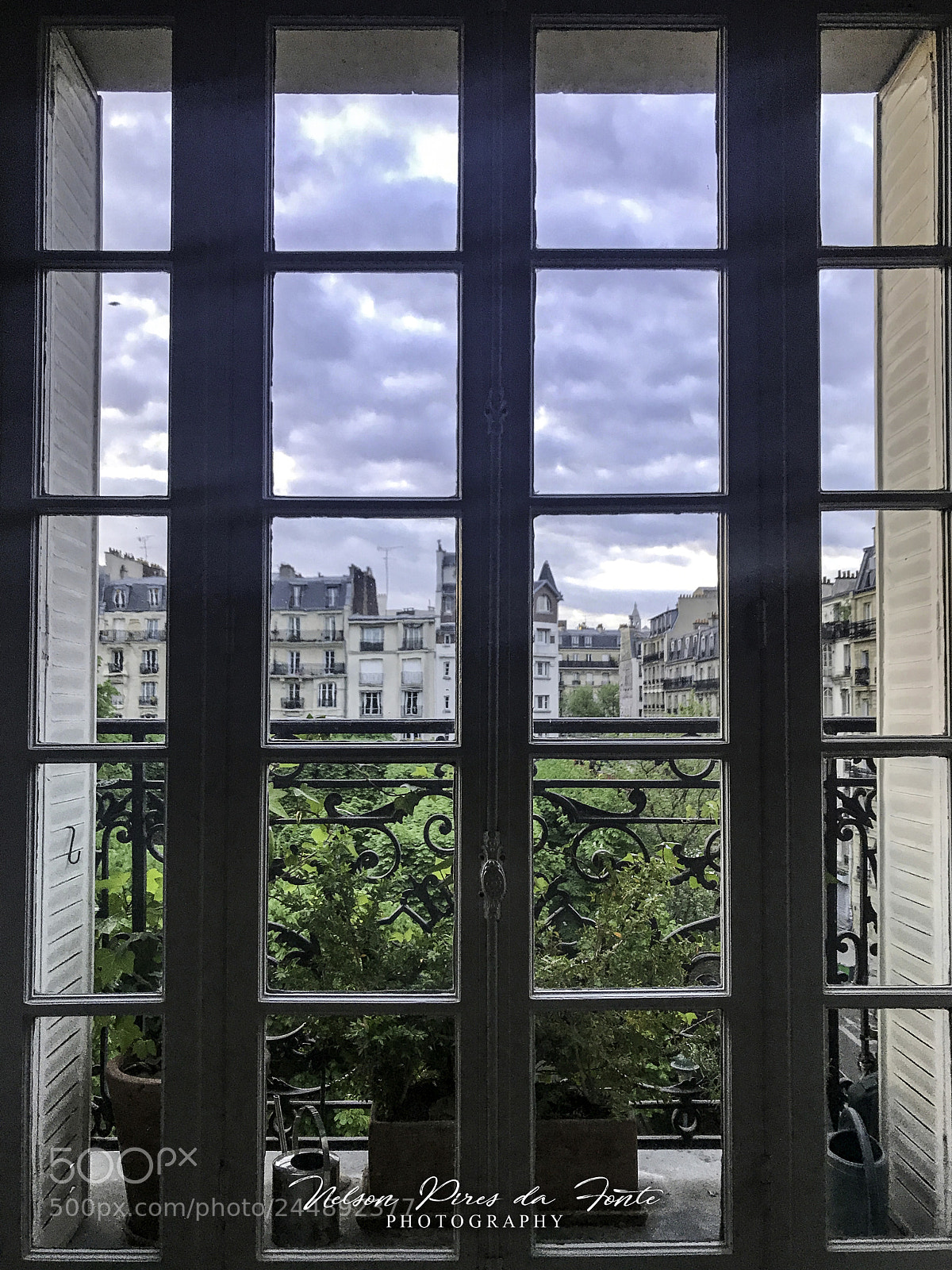 Apple iPhone 7 sample photo. Window of love photography