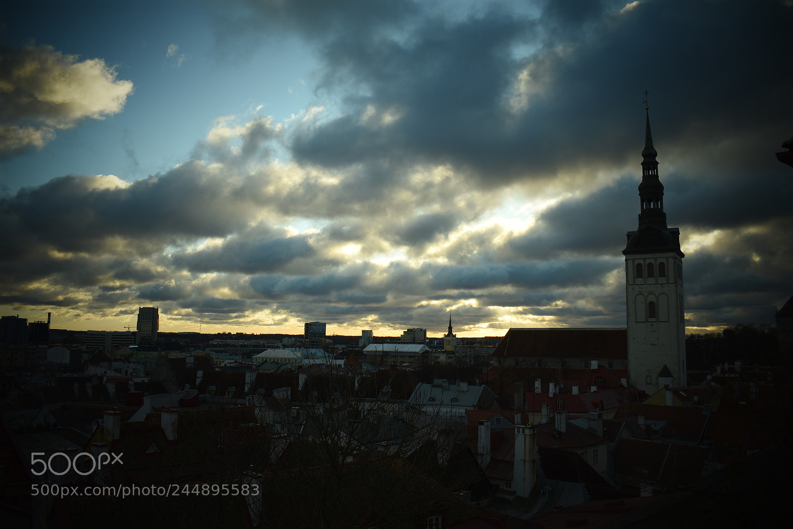 Nikon D3400 sample photo. Pilvine vanalinn photography