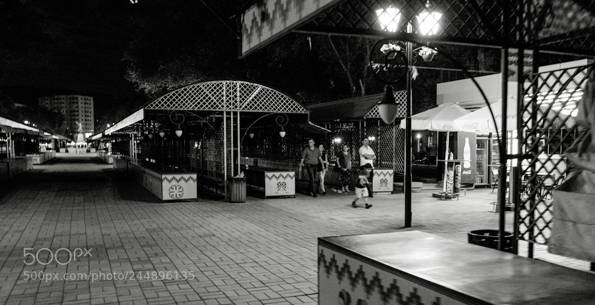 Fujifilm X-T10 sample photo. Night walk. photography