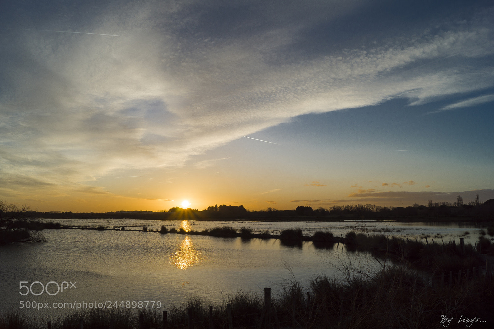 Sony SLT-A68 sample photo. Lev de soleil en photography