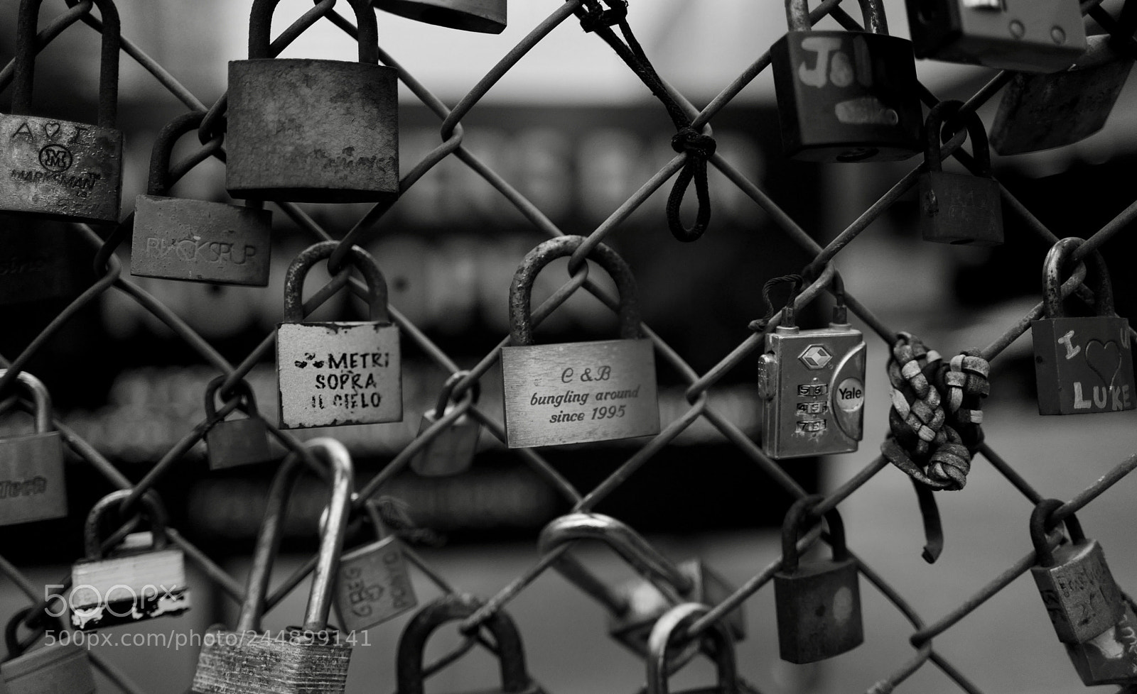 Leica Q (Typ 116) sample photo. Time padlocked photography