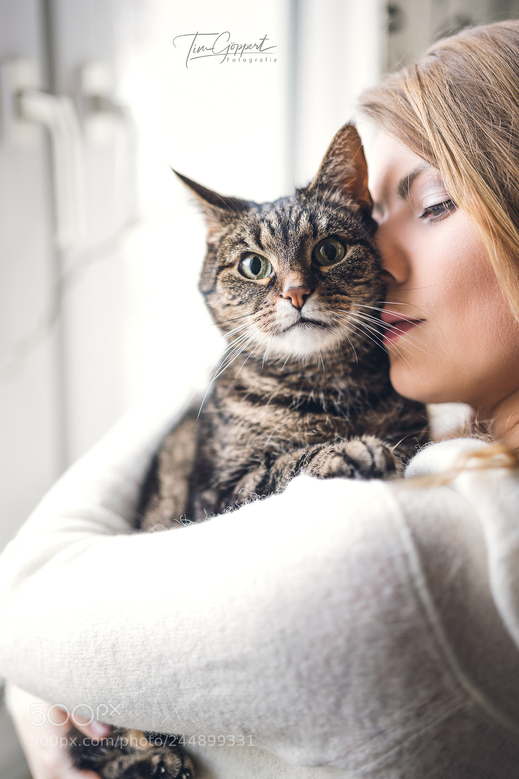 Sony a7 II sample photo. Lexa and cat photography