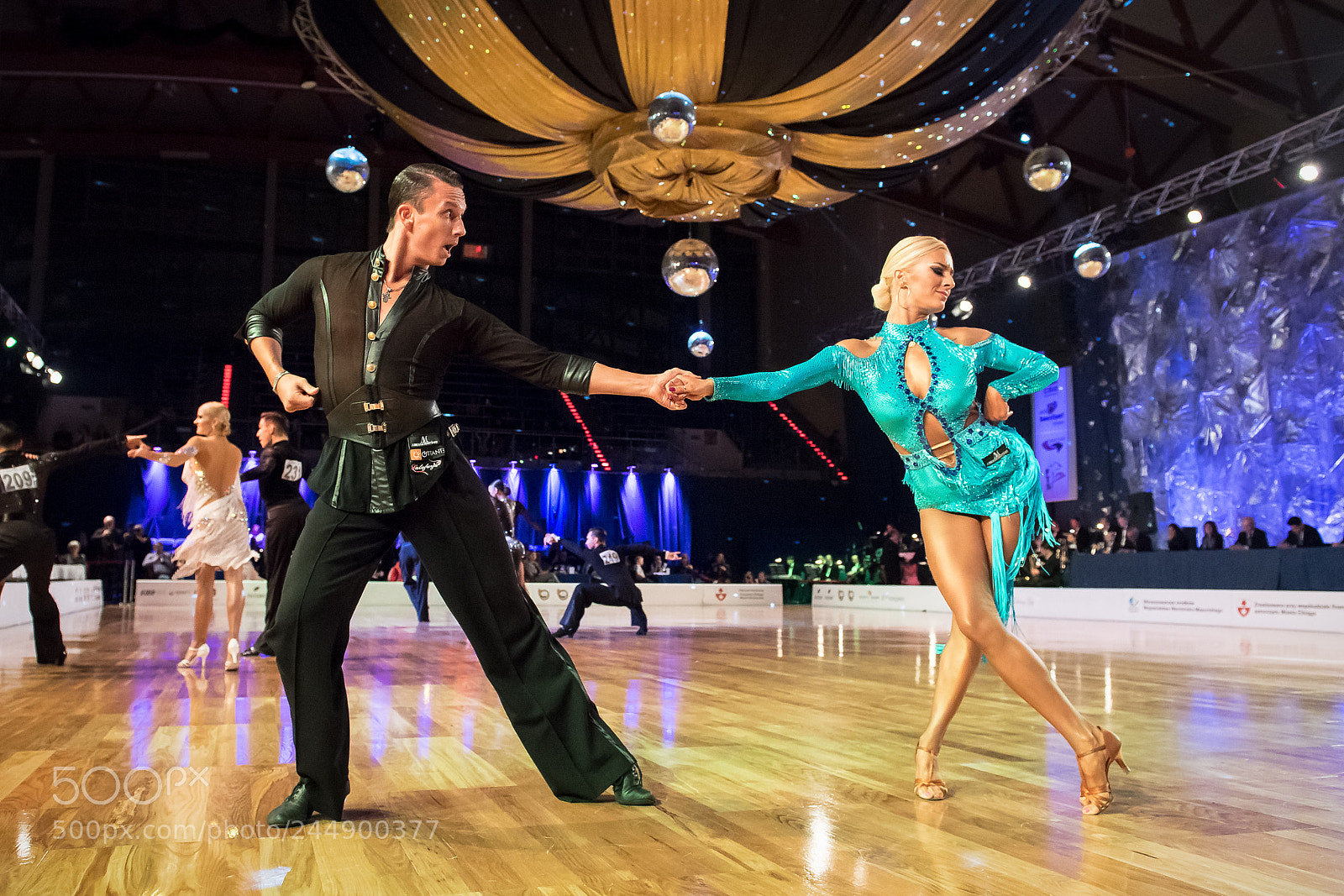 Nikon D5 sample photo. Dancers dancing latin dance photography