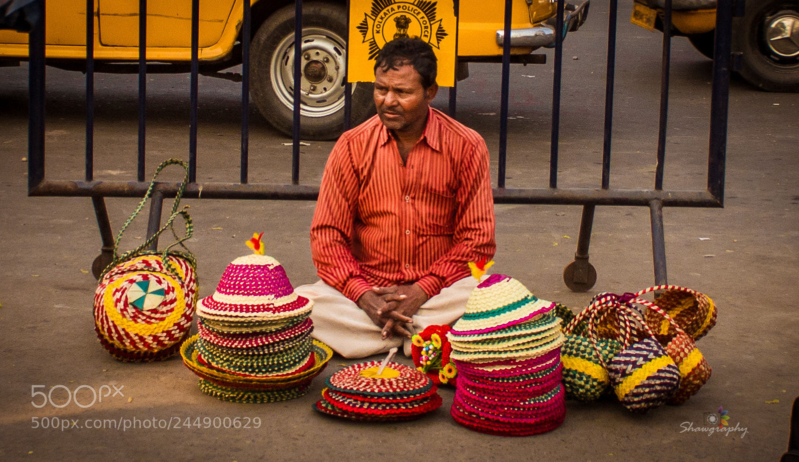 Canon EOS 1300D (EOS Rebel T6 / EOS Kiss X80) sample photo. Kolkata streets photography