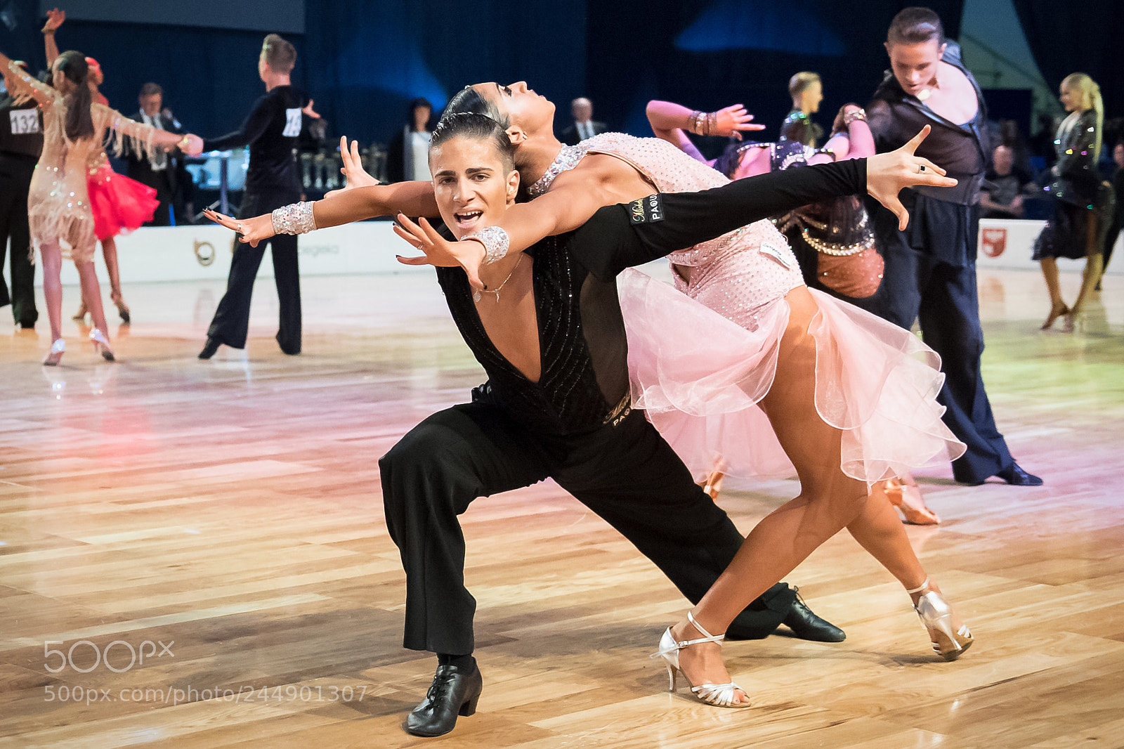 Nikon D5 sample photo. Dancers dancing latin dance photography