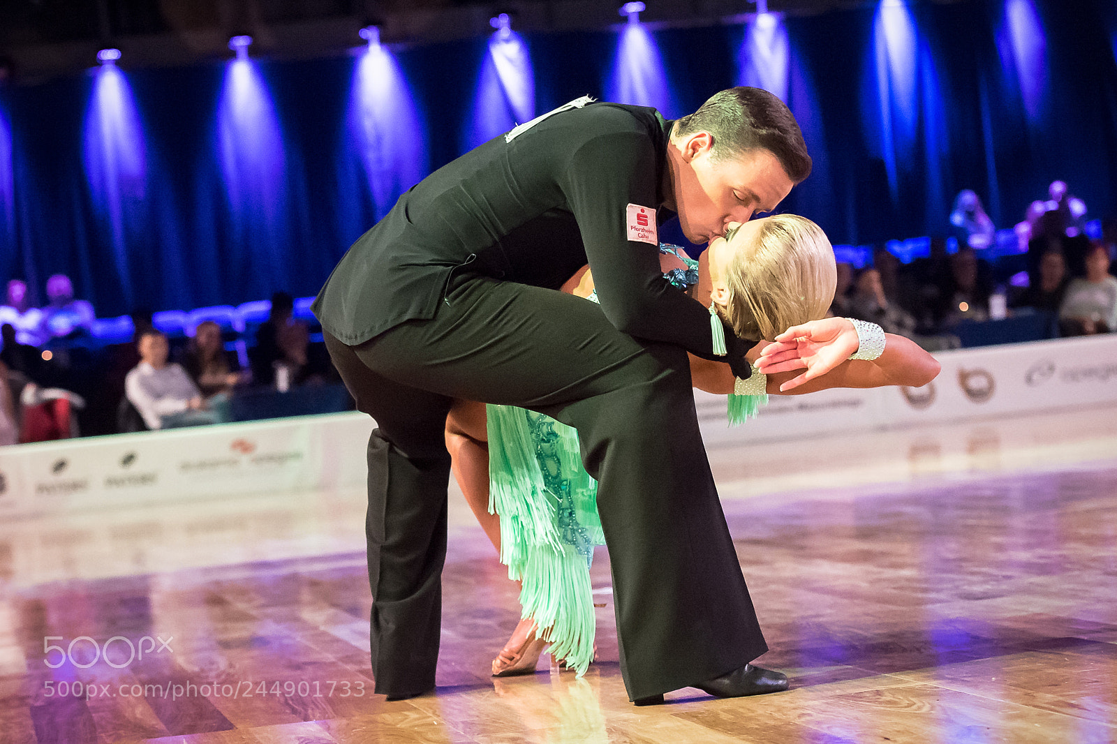 Nikon D5 sample photo. Dancers dancing latin dance photography