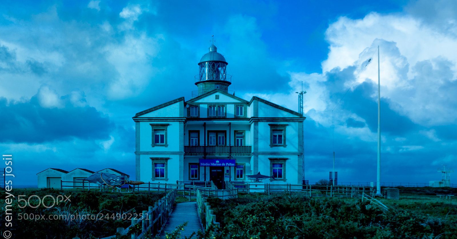 Olympus OM-D E-M10 sample photo. Lighthouse photography