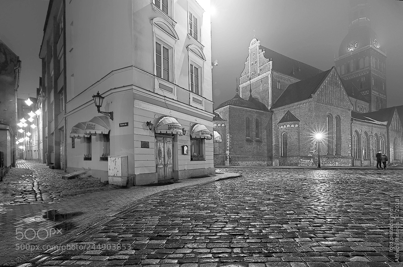 Nikon D300 sample photo. In the old town photography
