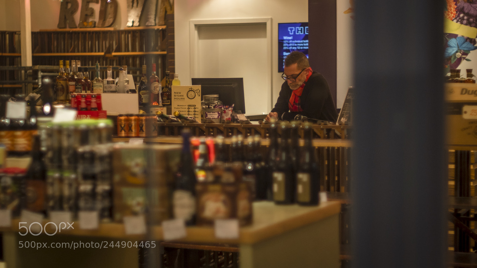Fujifilm X-E3 sample photo. Liquor store closed photography