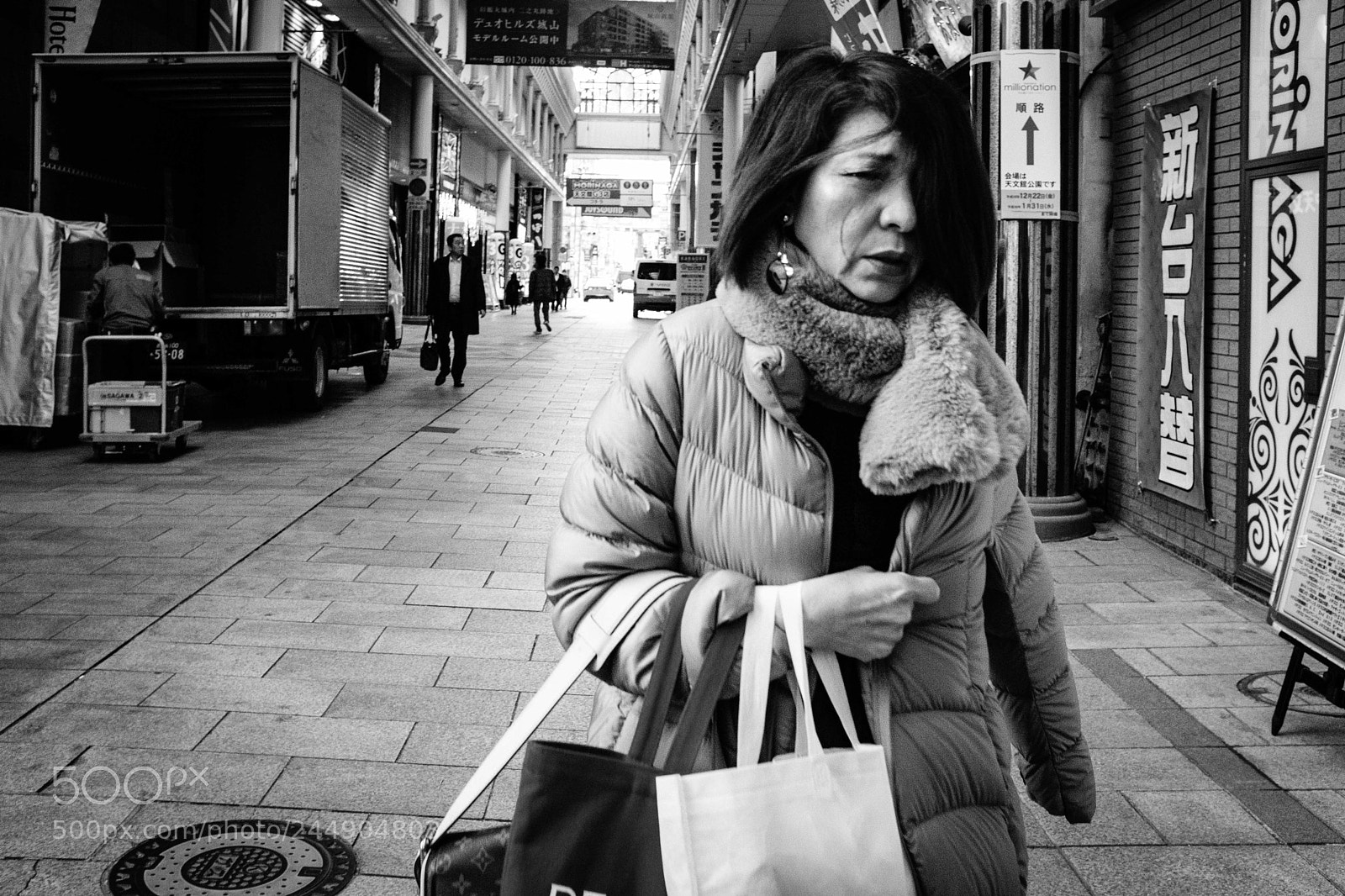 Fujifilm X100F sample photo. Strangers photography