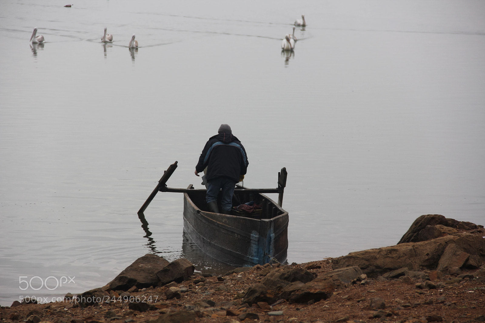 Canon EF-S 18-135mm F3.5-5.6 IS sample photo. Fishing in the lake's photography