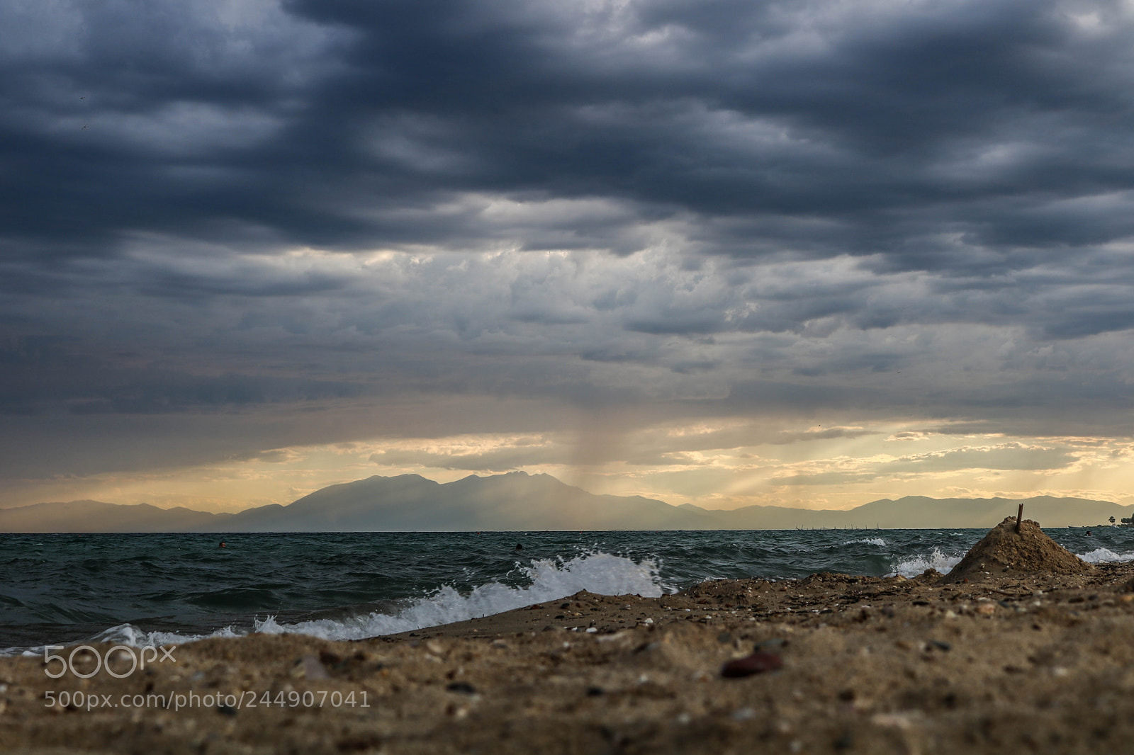 Canon EOS 750D (EOS Rebel T6i / EOS Kiss X8i) sample photo. Windy beach photography