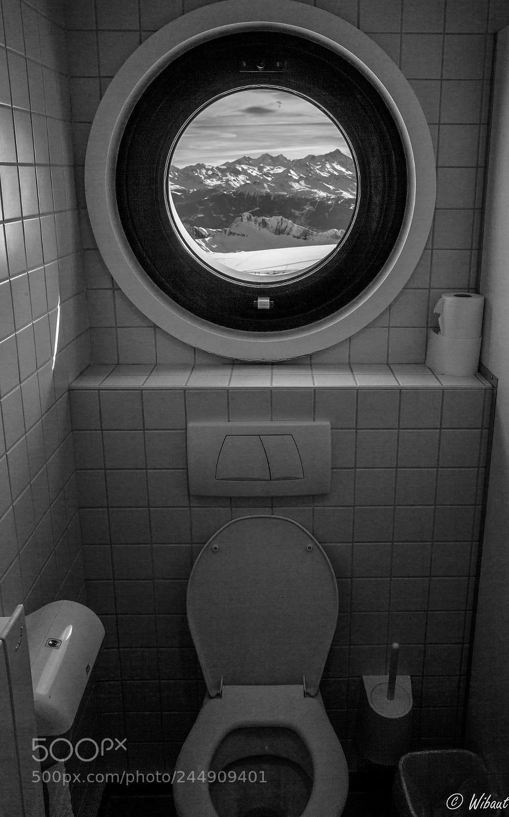 Leica M (Typ 240) sample photo. Toilet with a view photography