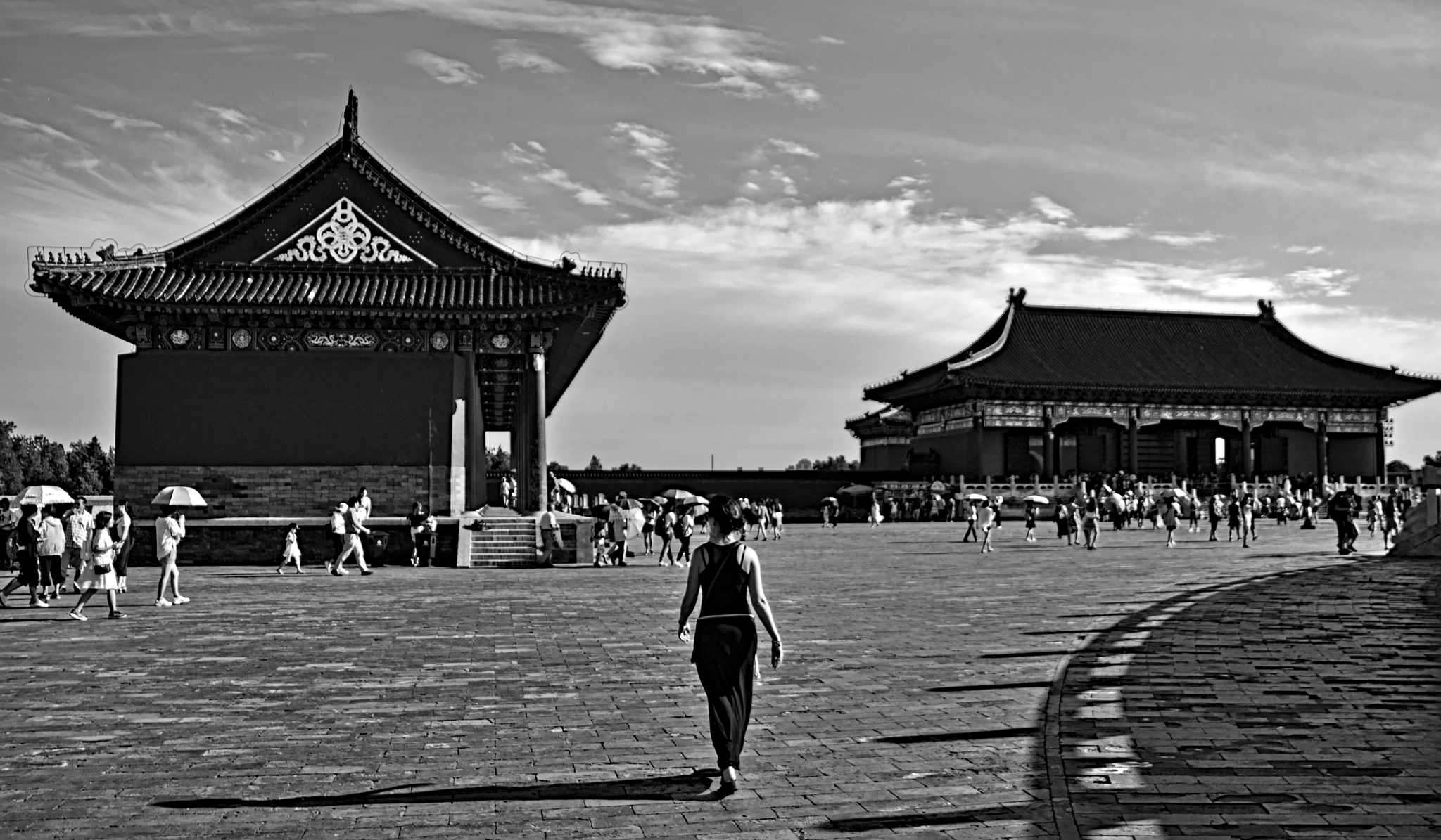 Canon EOS 1100D (EOS Rebel T3 / EOS Kiss X50) sample photo. Walking down the forbidden city photography