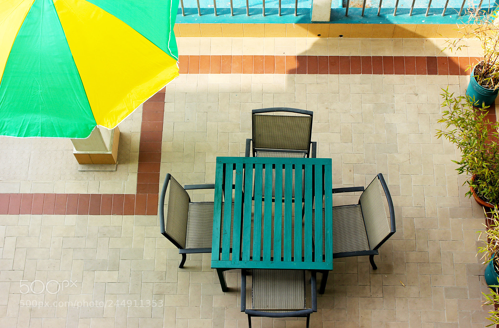 Canon EOS 550D (EOS Rebel T2i / EOS Kiss X4) sample photo. Chairs photography