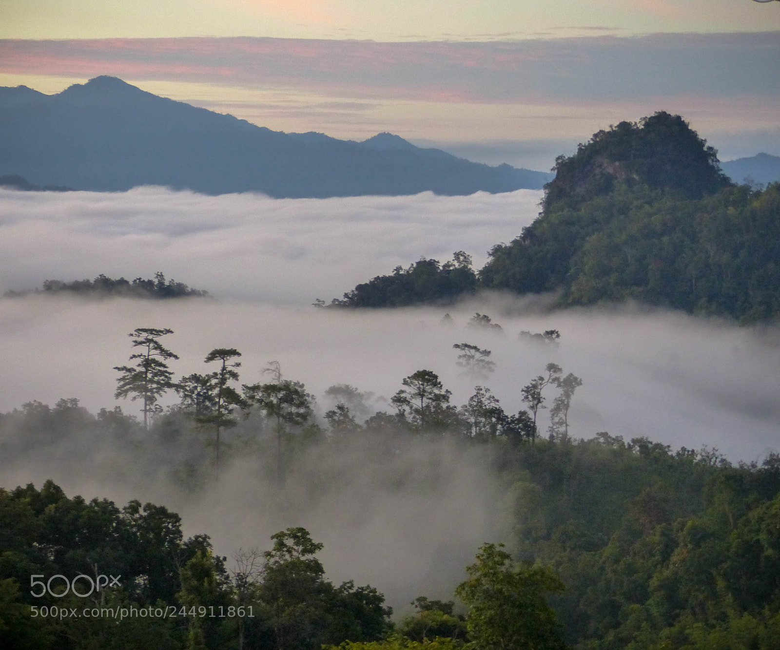 Panasonic Lumix DMC-FZ200 sample photo. Morning at the mountains photography