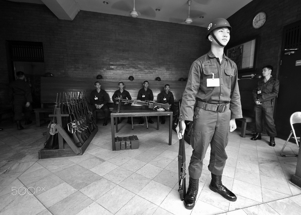 Sigma 10-20mm F4-5.6 EX DC HSM sample photo. Royal guard thailand photography