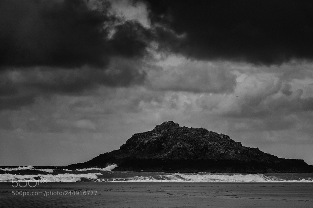 Nikon D810 sample photo. Crantock beach photography