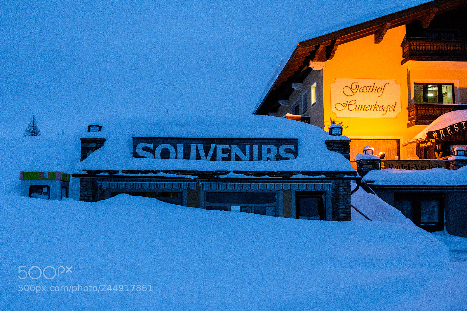 Fujifilm X-T20 sample photo. Winter souvenirs photography