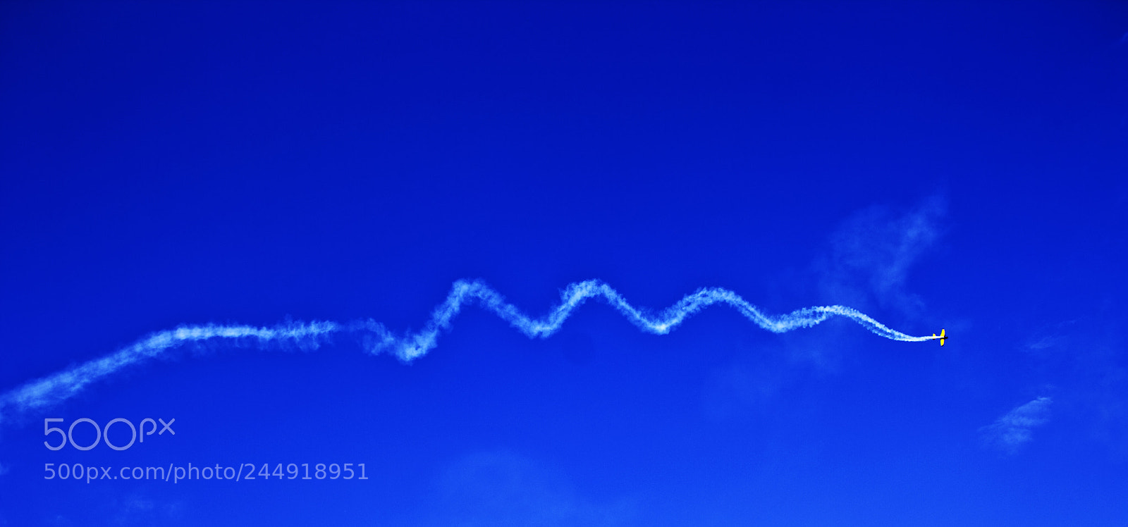 Canon EOS 1000D (EOS Digital Rebel XS / EOS Kiss F) sample photo. Signature on the sky photography