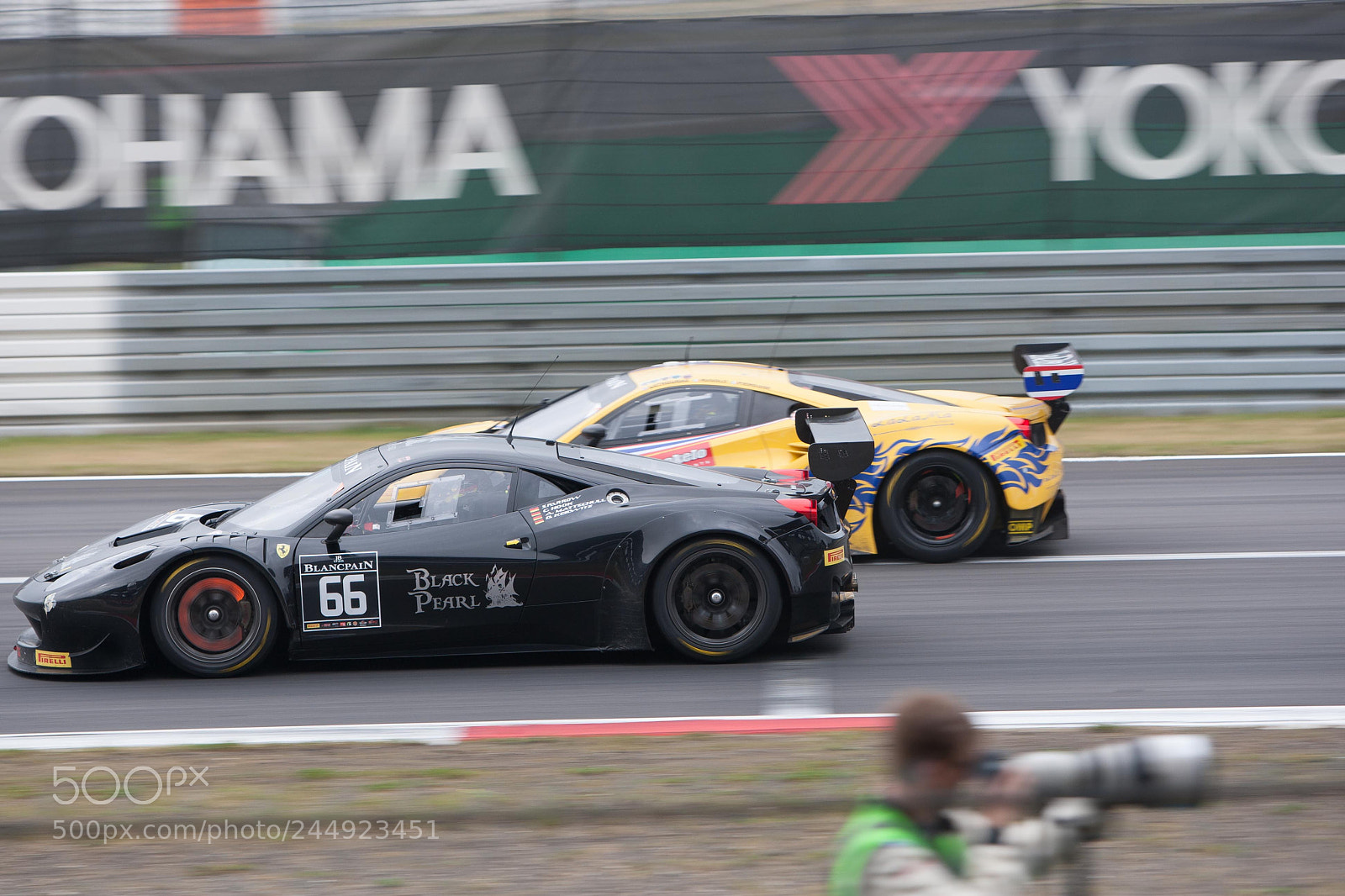 Canon EOS-1D Mark III sample photo. Ferrari duel photography