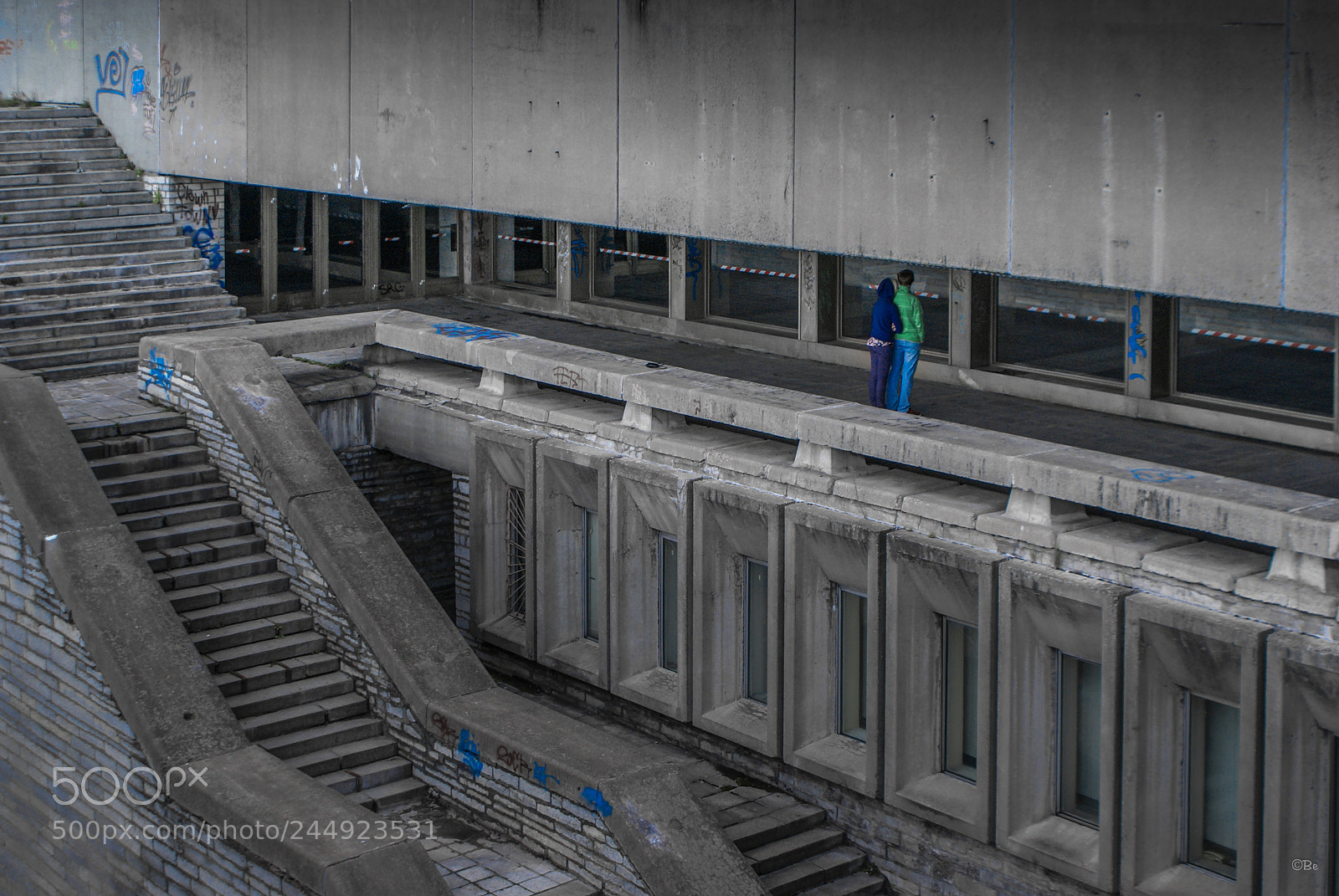 Sony Alpha DSLR-A100 sample photo. Green and blue in photography