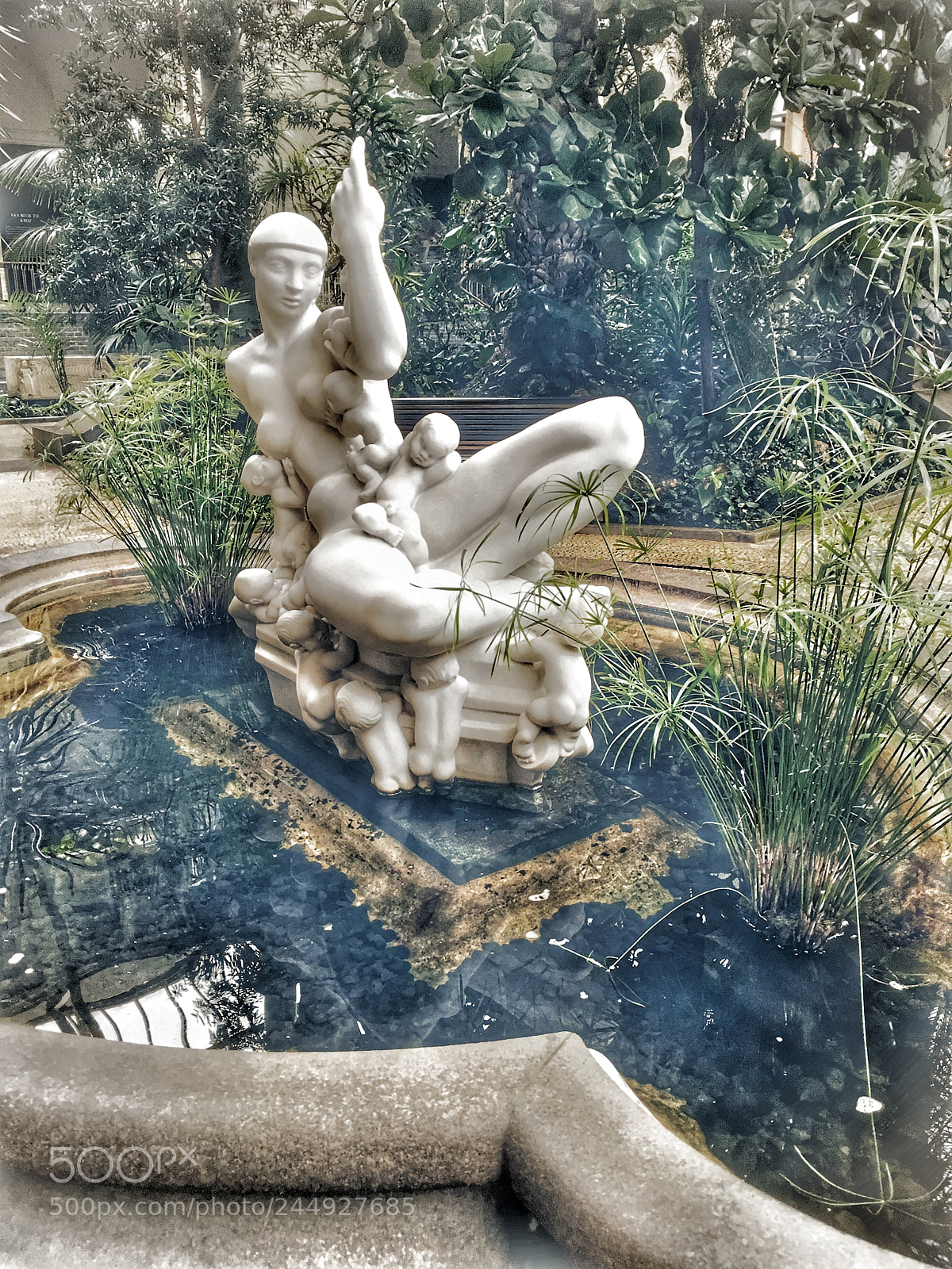 Apple iPhone SE sample photo. Glyptoteket photography