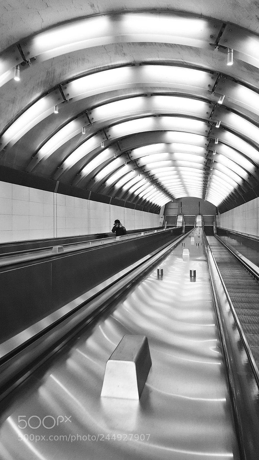 Samsung Galaxy S6 sample photo. Subway bnw photography