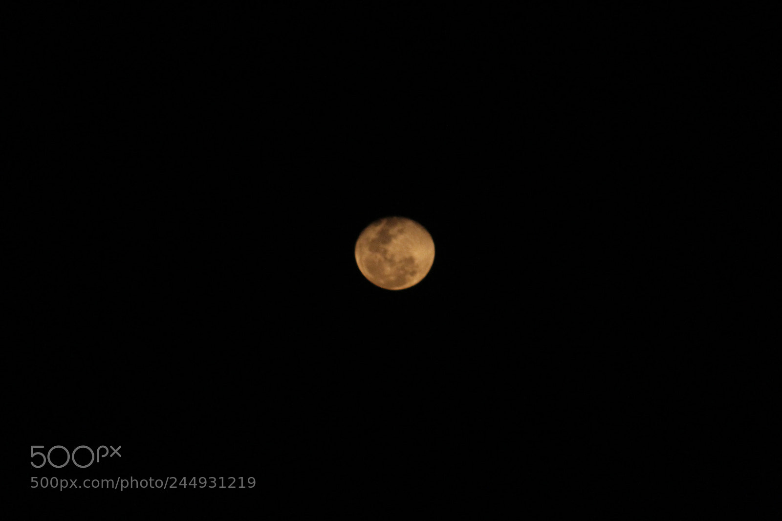 Canon EF-S 55-250mm F4-5.6 IS II sample photo. Moon photography