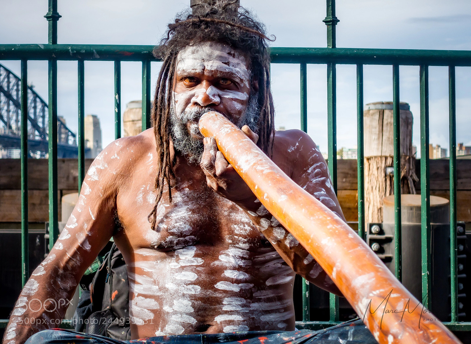 Sony Cyber-shot DSC-RX100 IV sample photo. Aboriginal street artist photography