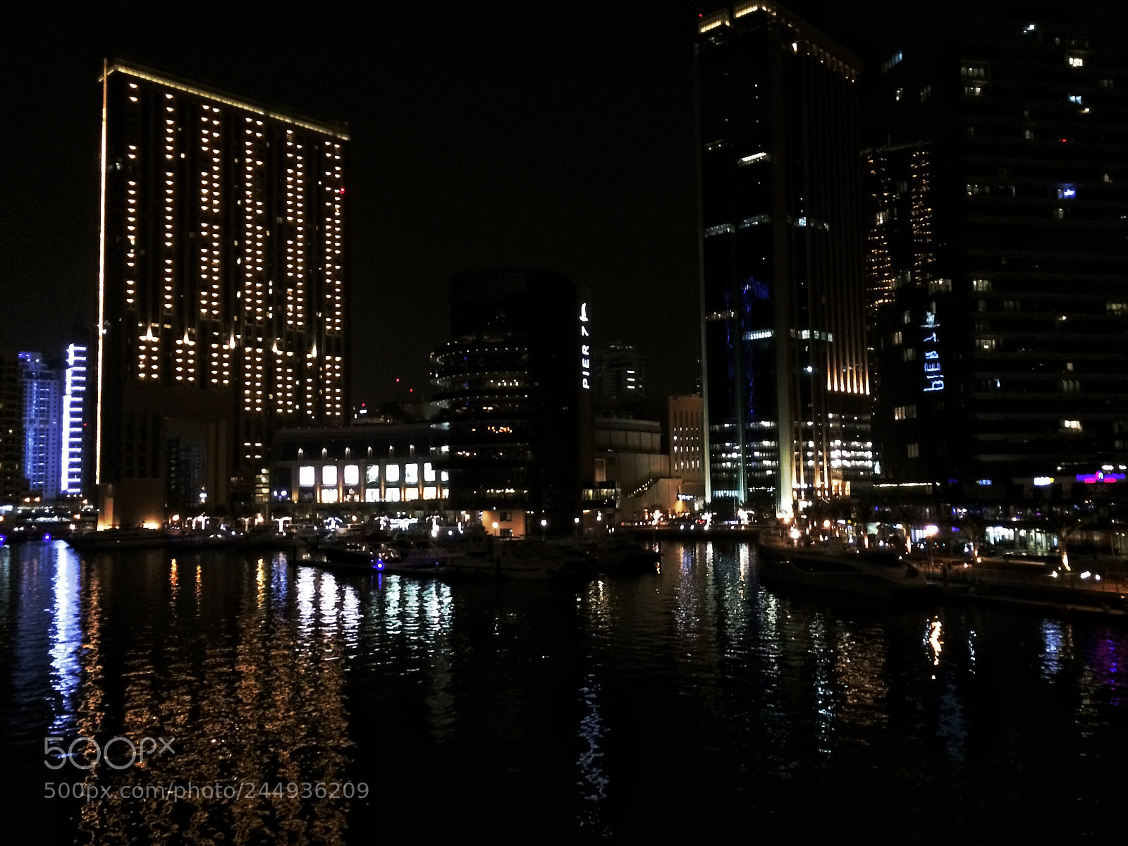 Apple iPhone 5s sample photo. Dubai at night photography