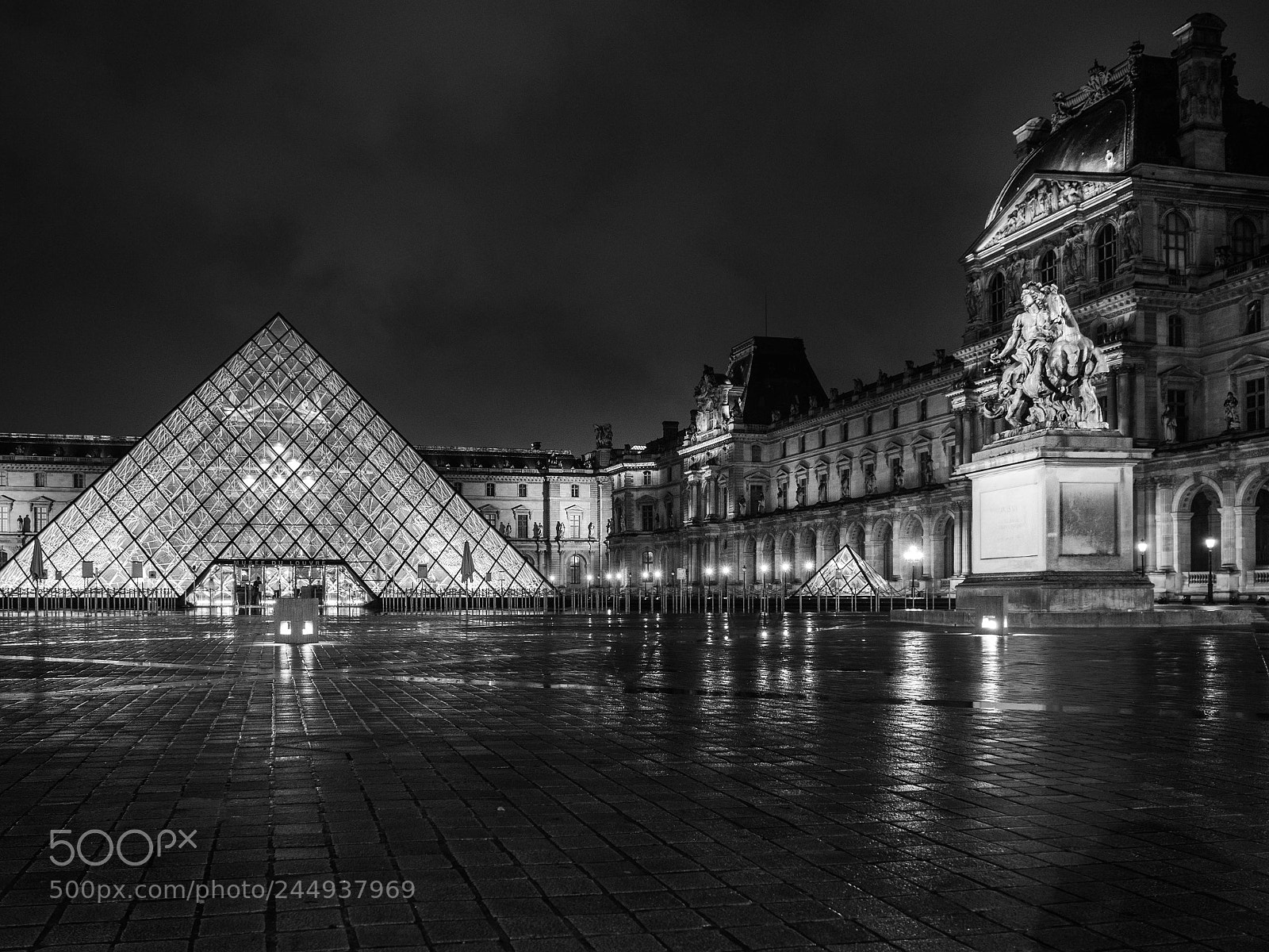 Olympus OM-D E-M10 sample photo. Paris photography