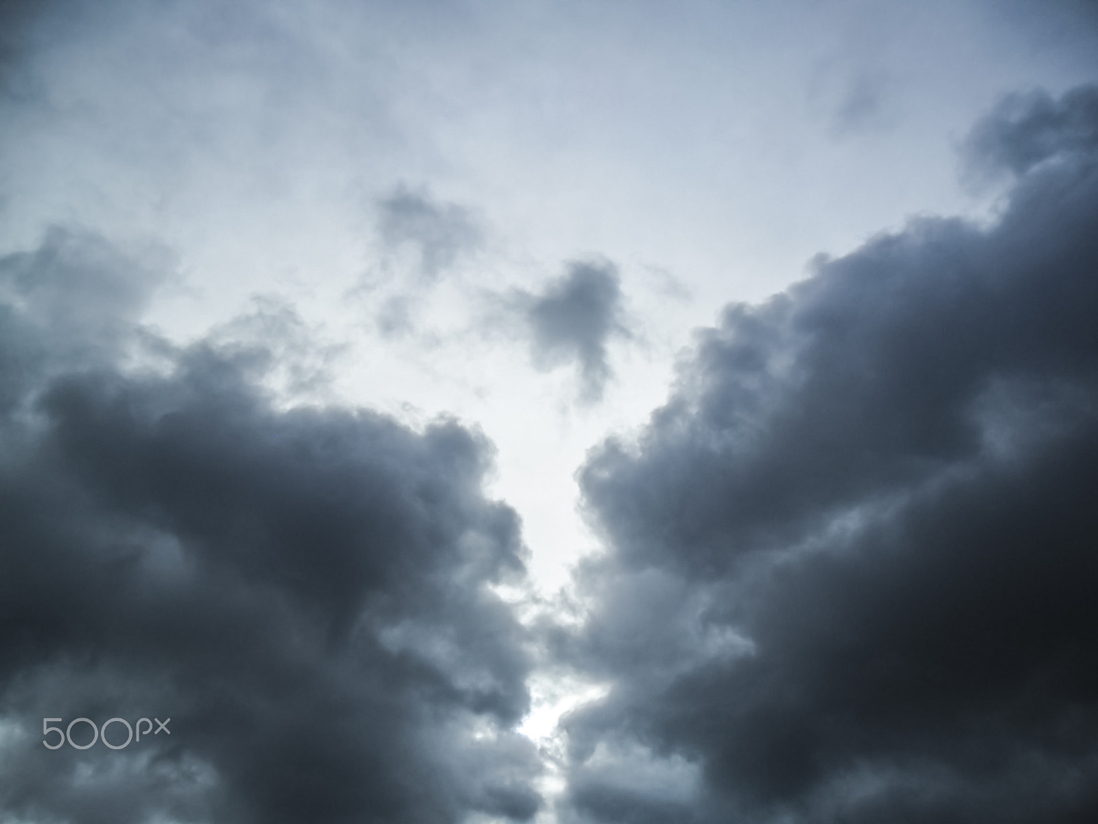 Samsung ES28 / VLUU ES28 sample photo. Rift in a thundercloud. landscape of the sky covered with dark clouds photography