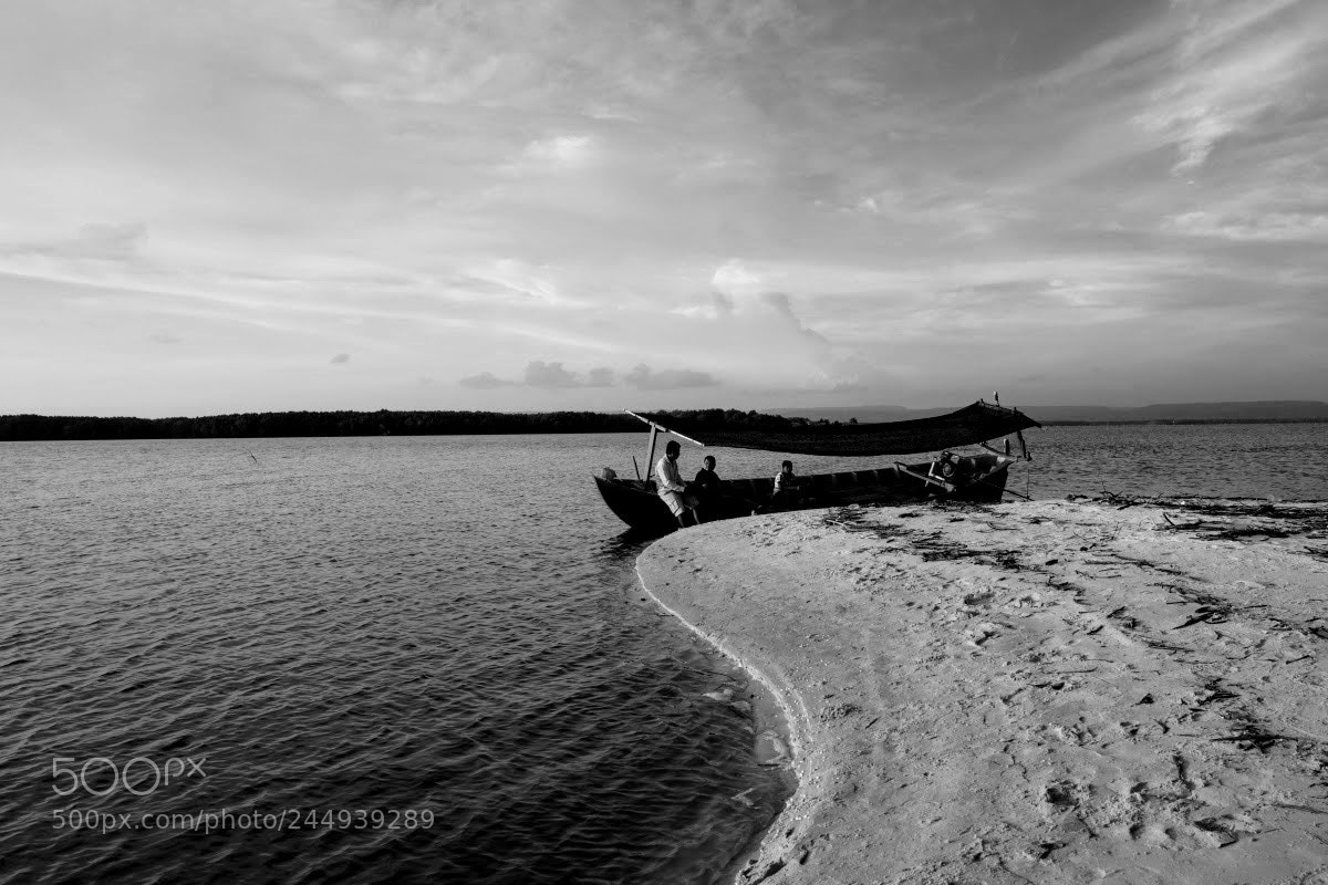Leica Q (Typ 116) sample photo. Boat tales photography