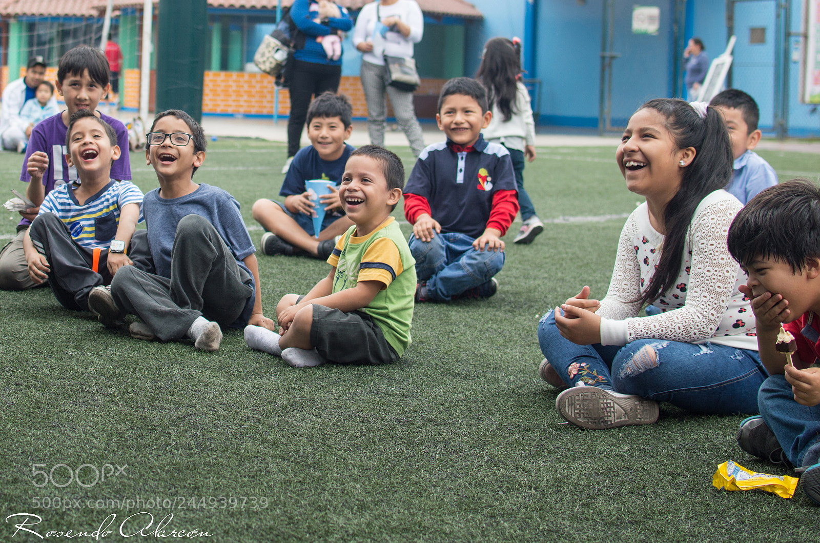 Nikon D3200 sample photo. Laughing photography