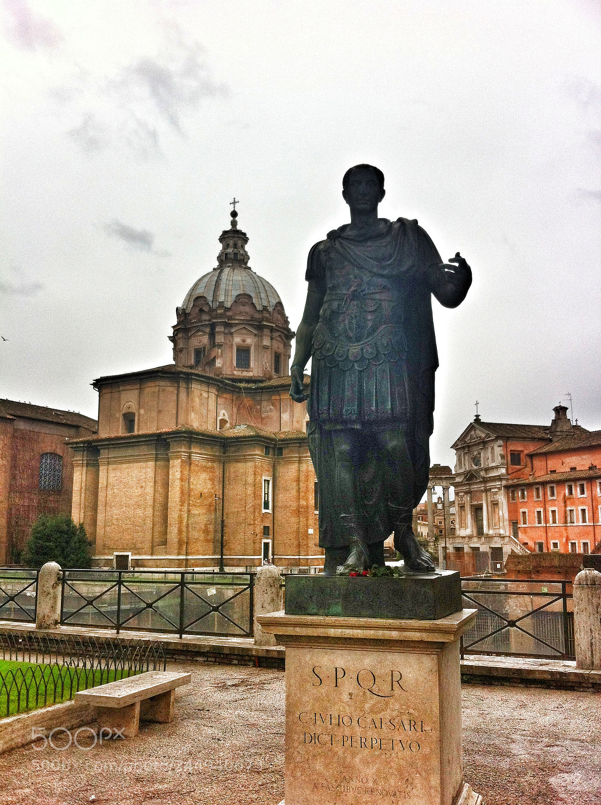 Apple iPhone 4 sample photo. In | rome photography