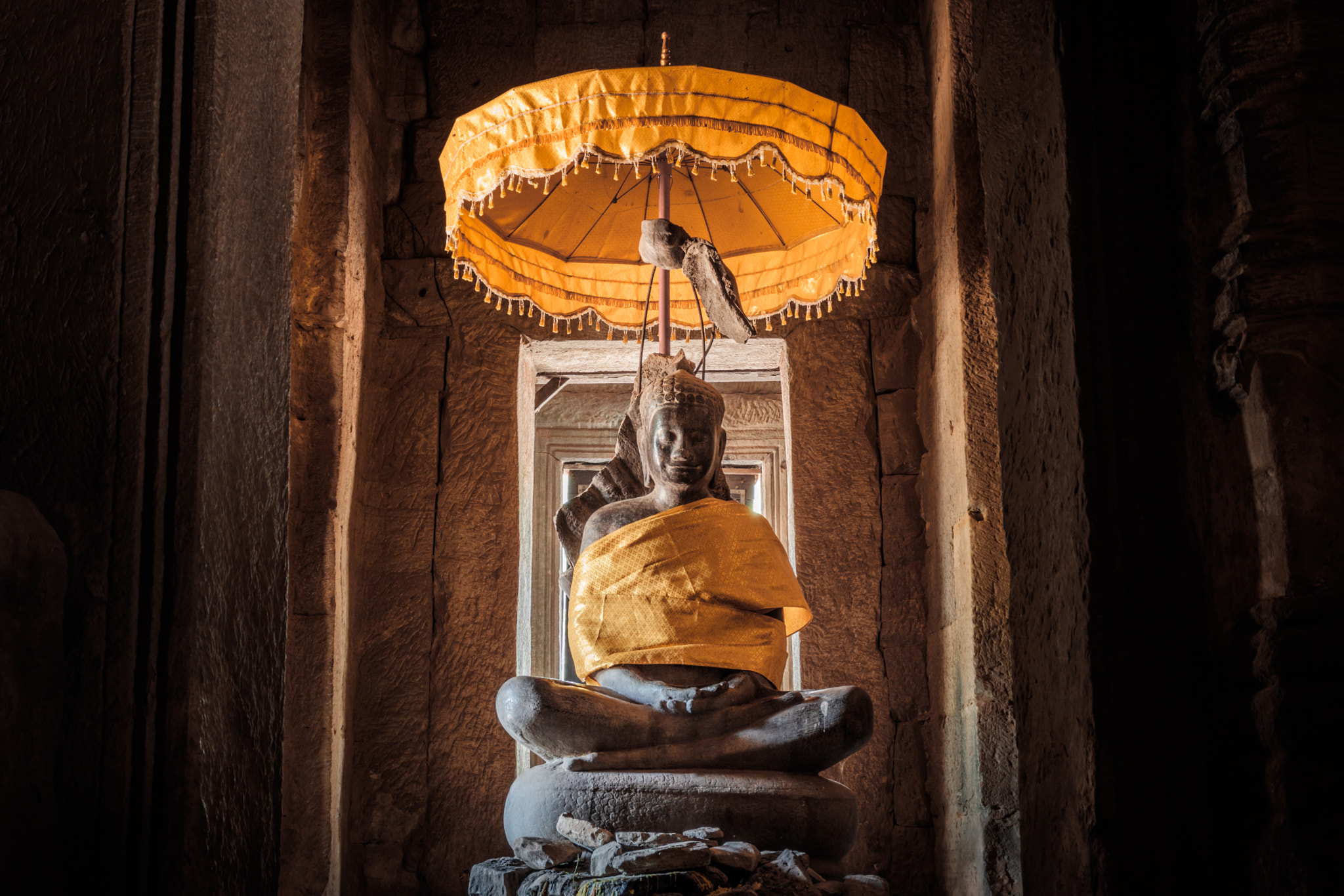 Canon EOS 800D (EOS Rebel T7i / EOS Kiss X9i) sample photo. Bayon temple, angkor photography