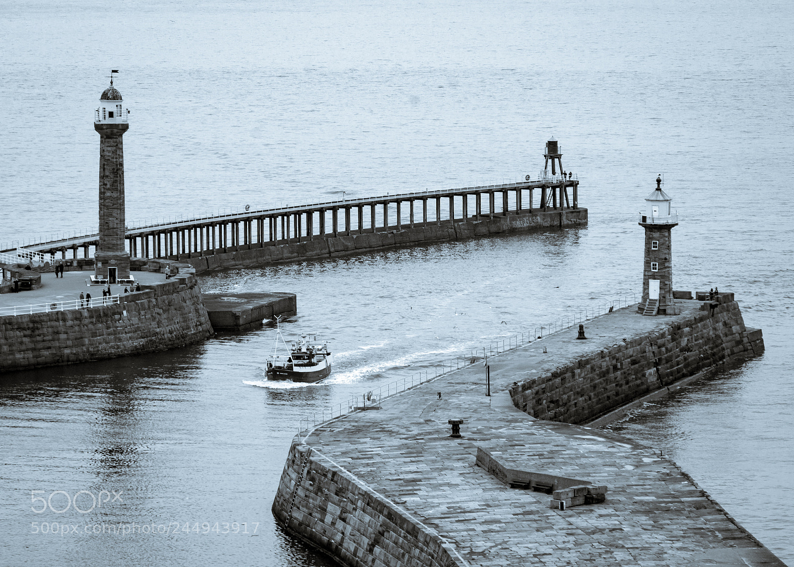 Pentax K-30 sample photo. Returning home to harbour photography