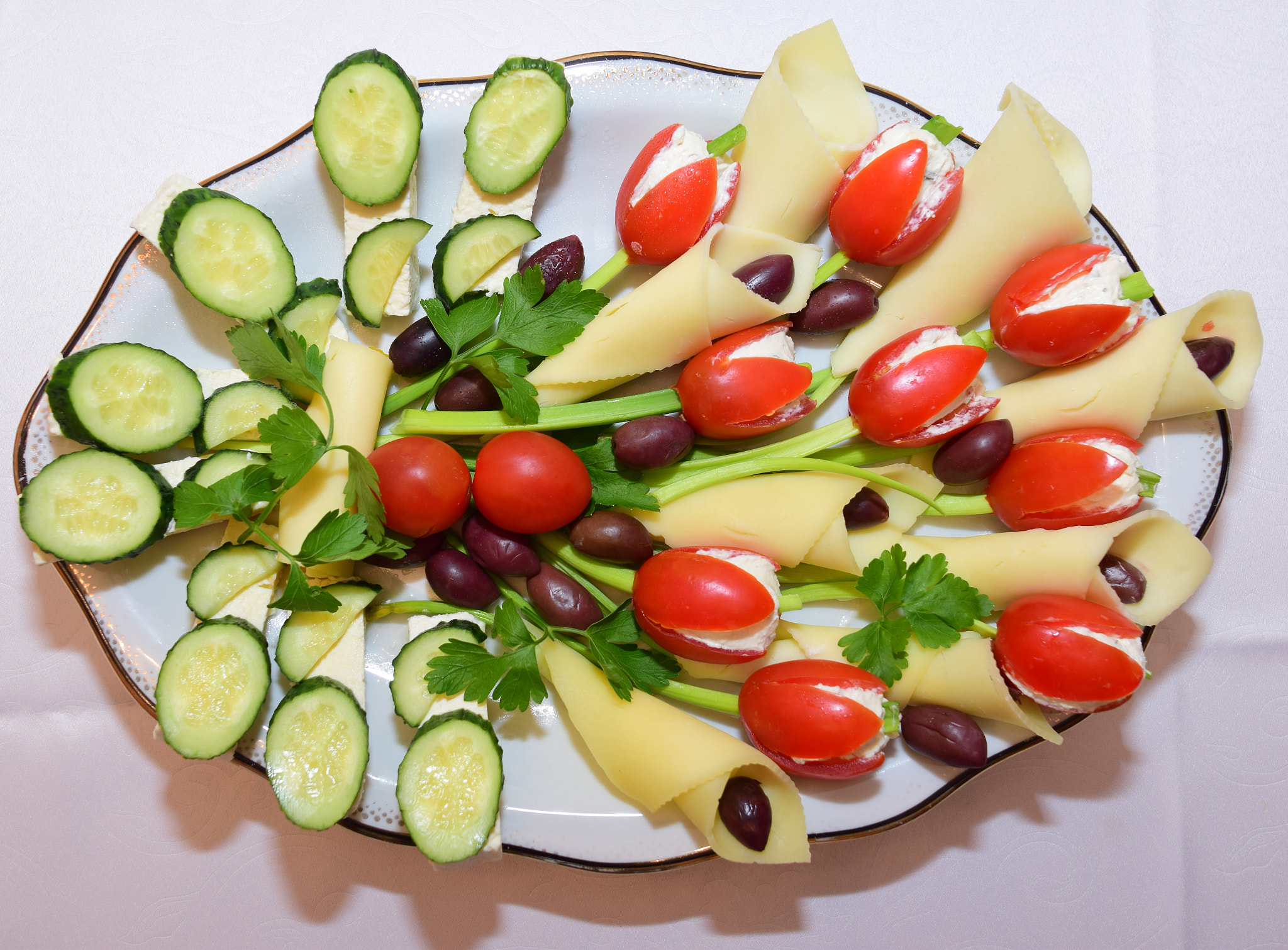 Nikon D5300 + Nikon AF-S Nikkor 20mm F1.8G ED sample photo. Food arrangement photography