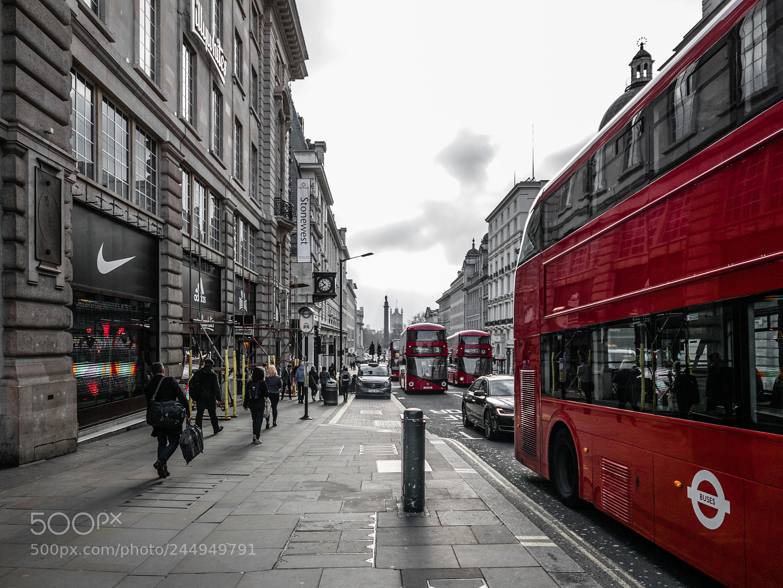 Panasonic Lumix DMC-LX100 sample photo. Red buses in london photography