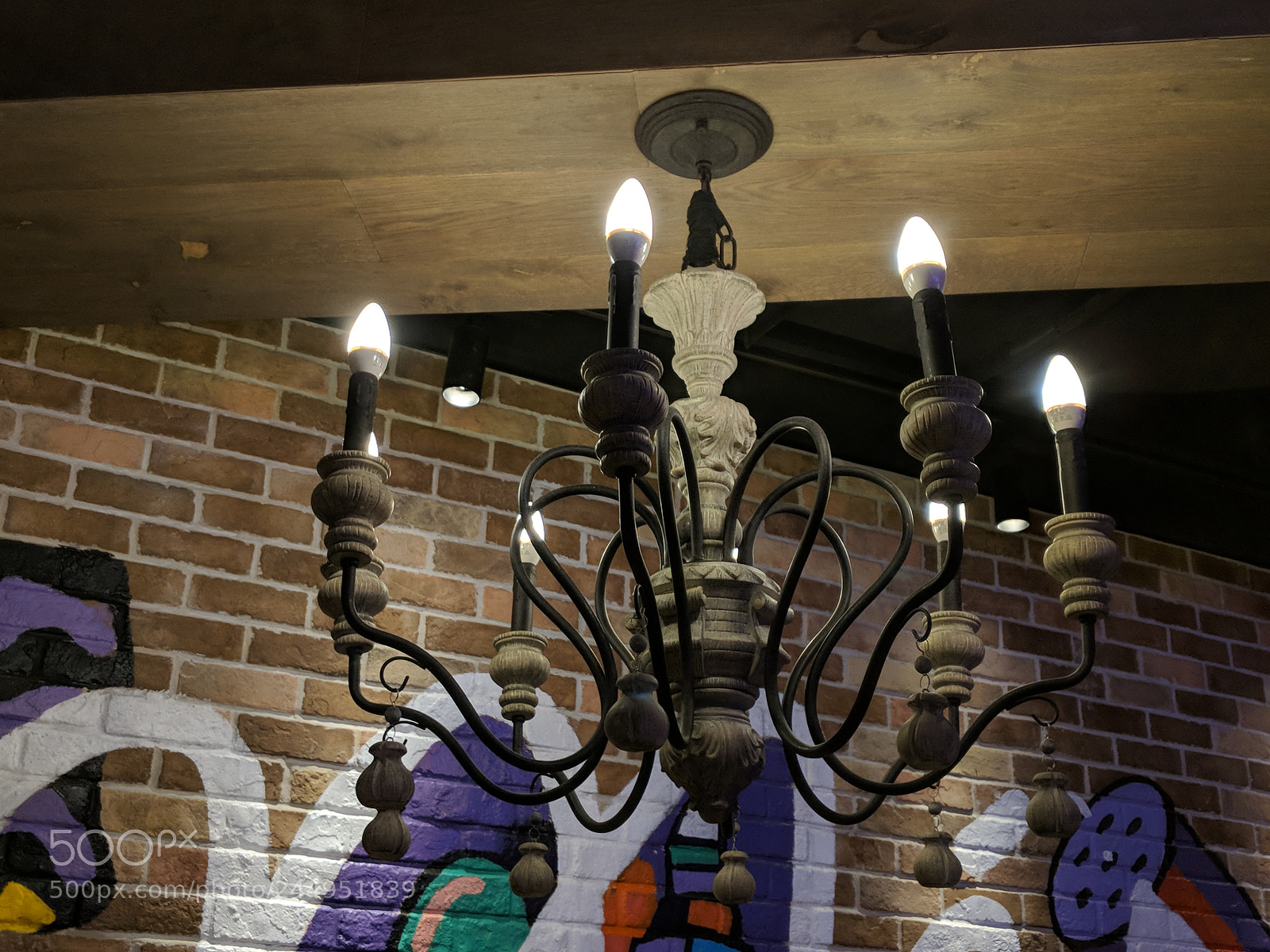 Google Pixel 2 XL sample photo. Chandelier 2 photography