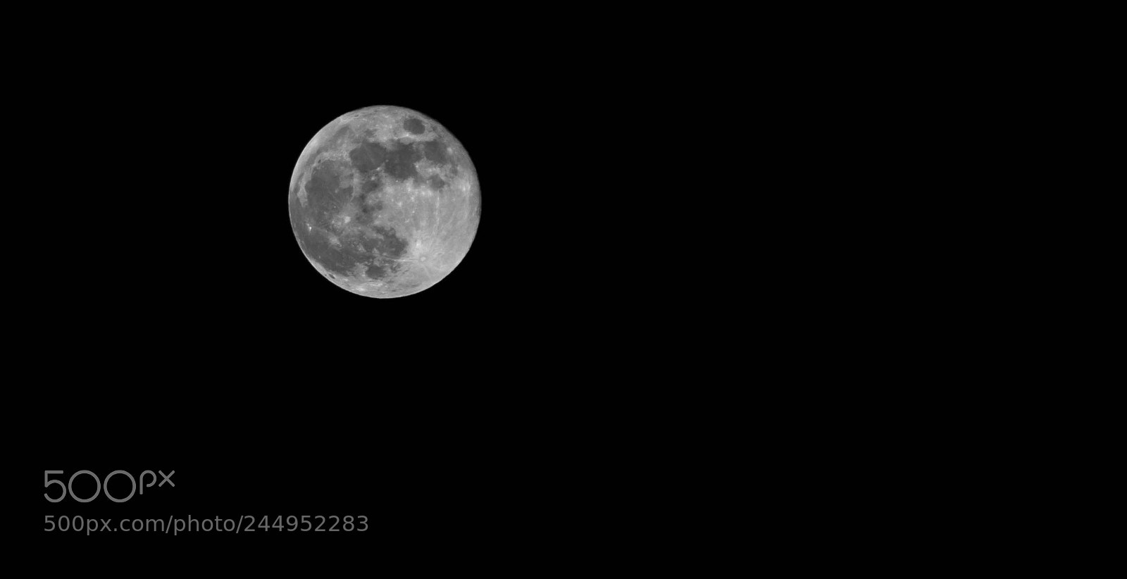 Canon EOS 77D (EOS 9000D / EOS 770D) sample photo. The moon photography