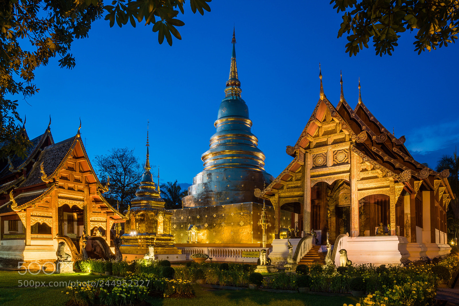 Sony a6300 sample photo. Wat phra singh photography